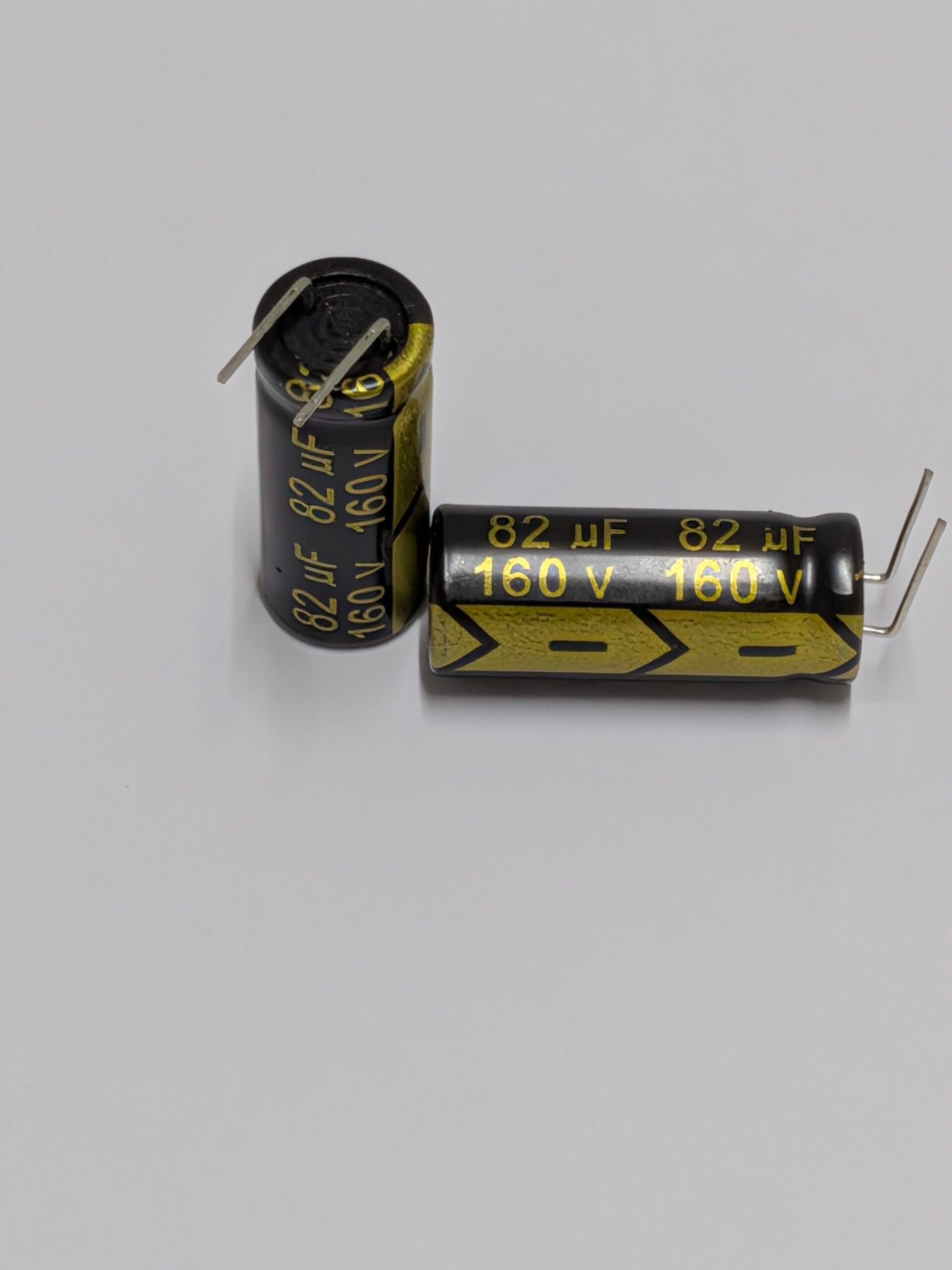 Electrolytic Capacitor 82uF 160V ZHN 105°C Radial 10×25mm
